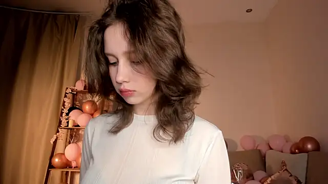 Snapshot of LachelleFrommer chatting on February 2026 01:13:02 AM LachelleFrommer online show from February 2026 01:13:02 AM