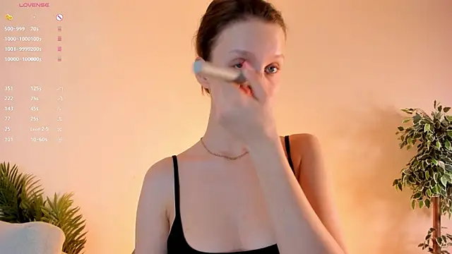 Snapshot of LachelleFrommer chatting on March 2026 01:23:02 AM LachelleFrommer online show from March 2026 01:23:02 AM