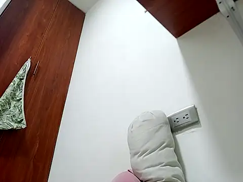 Snapshot of am_cvo1824 chatting on December 2025 01:43:02 AM am cvo1824 online show from December 2025 01:43:02 AM