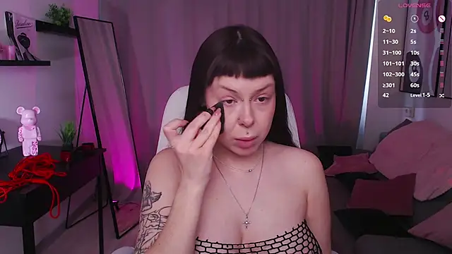 Eliza Bennet online show from March 2026 07:38:01 AM