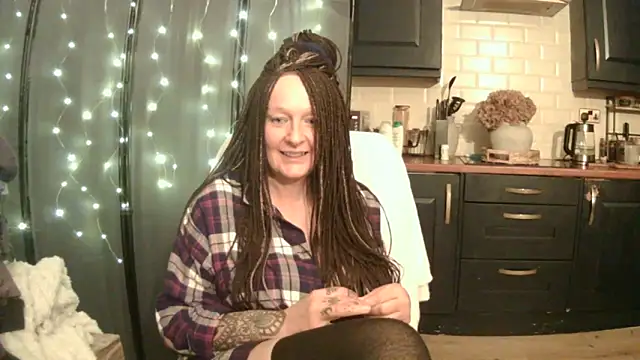 pixxiexo online show from December 2025 05:26:02 AM