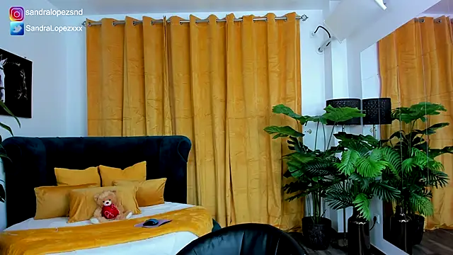 Snapshot of SandraLopezxx chatting on November 2025 06:50:01 PM SandraLopezxx online show from November 2025 06:50:01 PM