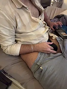 Snapshot of BlahNextDoor chatting on December 2025 09:09:02 PM BlahNextDoor online show from December 2025 09:09:02 PM