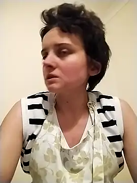 Snapshot of Amy01112 chatting on May 2026 02:06:02 AM Amy01112 online show from May 2026 02:06:02 AM