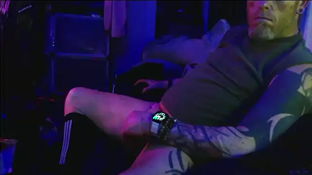 Snapshot of Prcdnhng690 chatting on December 2025 06:08:02 AM Prcdnhng690 online show from December 2025 06:08:02 AM