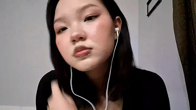 Snapshot of MeowMiaMeow chatting on December 2025 05:40:02 PM MeowMiaMeow online show from December 2025 05:40:02 PM