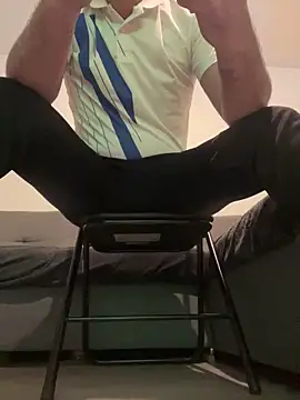 grosqueue3838 online show from December 2025 08:47:02 PM