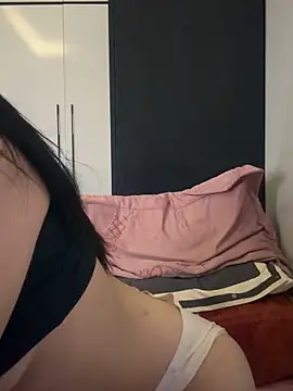 Snapshot of MGirlCute chatting on December 2025 08:58:01 PM MGirlCute online show from December 2025 08:58:01 PM