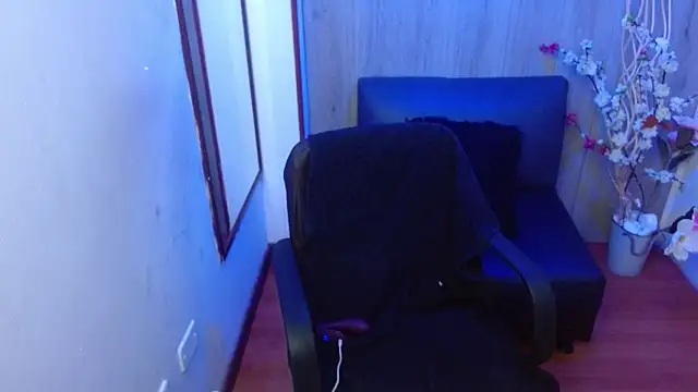 Snapshot of Angelica_Aragon chatting on December 2025 06:04:01 PM Angelica Aragon online show from December 2025 06:04:01 PM