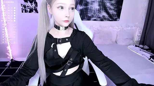 Snapshot of lyric4 chatting on January 2026 12:04:02 AM lyric4 online show from January 2026 12:04:02 AM