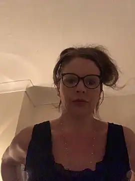 CherryCe online show from December 2025 01:57:02 AM