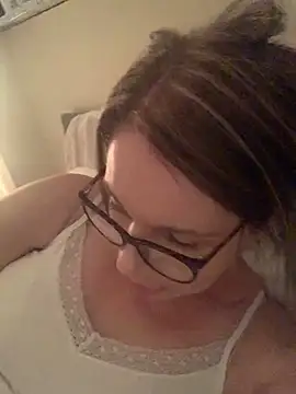 CherryCe online show from December 2025 12:19:02 AM