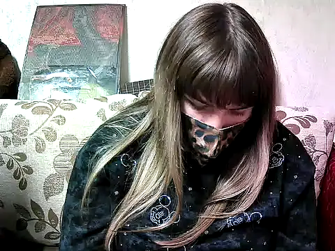 Zadira Foxi online show from December 2025 01:49:02 PM