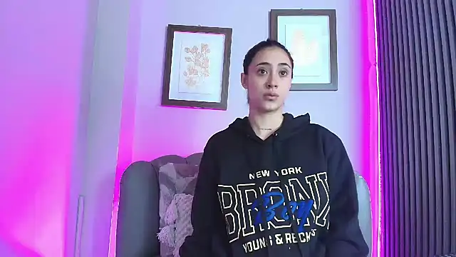 Snapshot of Ariana_collinss chatting on March 2026 12:11:01 PM Ariana collinss online show from March 2026 12:11:01 PM