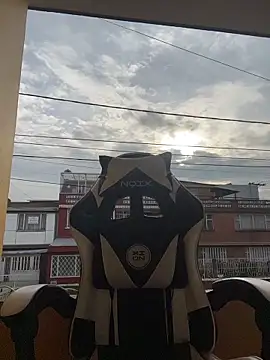 Snapshot of Engell_fire chatting on December 2025 12:10:01 PM Engell fire online show from December 2025 12:10:01 PM