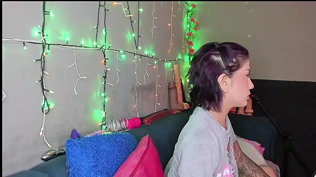 Shadia Squirt online show from October 2025 04:33:01 AM