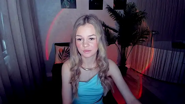 MidnighteAura online show from April 2026 11:37:01 AM