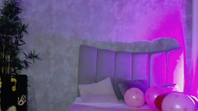 LucyRayy online show from February 2026 07:54:01 PM