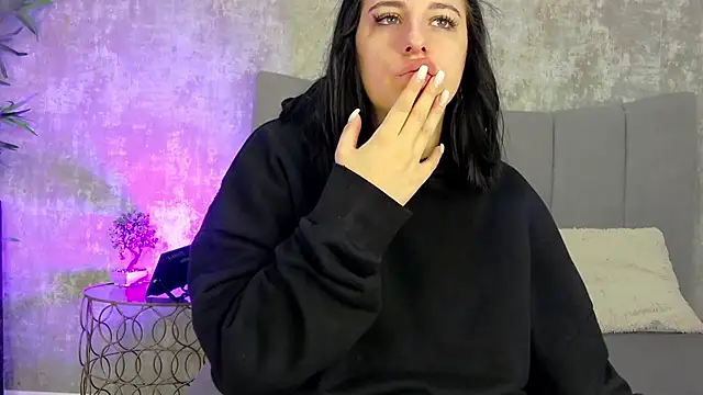 LucyRayy online show from March 2026 06:51:01 AM