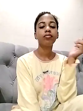 Snapshot of IndianSativa2 chatting on December 2025 11:00:02 PM IndianSativa2 online show from December 2025 11:00:02 PM