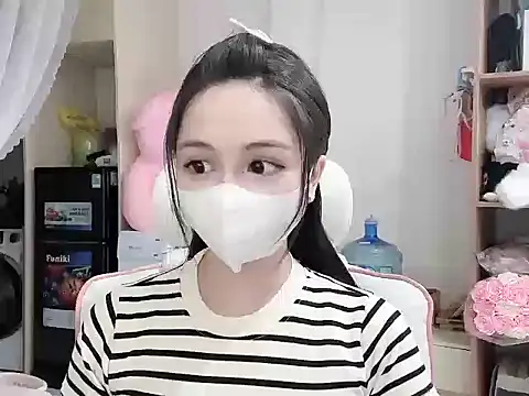 Snapshot of Yuyu-baobei chatting on April 2026 04:44:01 PM Yuyu-baobei online show from April 2026 04:44:01 PM