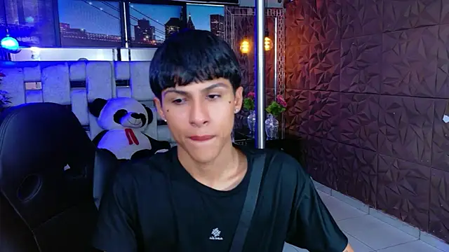 StormLuxX online show from January 2026 07:27:01 PM