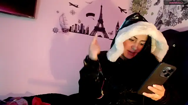 MisNicol online show from January 2026 01:05:02 PM