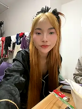 r-u-ok online show from December 2025 11:12:02 PM