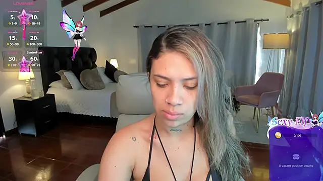 Snapshot of Zara_Wolf_ chatting on March 2026 12:43:01 PM Zara Wolf online show from March 2026 12:43:01 PM