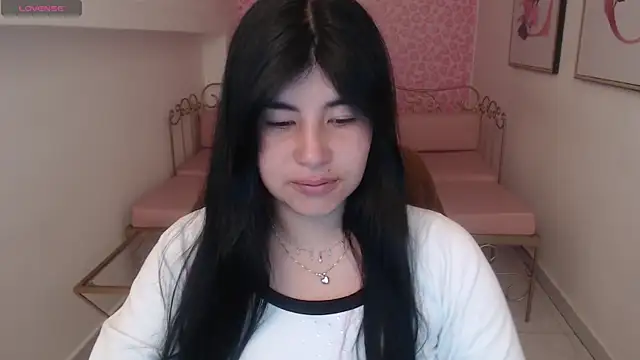 Nina harpper  online show from December 2025 01:40:02 PM