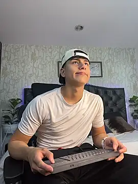 Lander Cruz online show from April 2026 08:07:01 PM