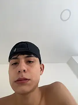 Lander Cruz online show from May 2026 02:44:02 PM