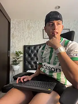 Lander Cruz online show from May 2026 08:17:01 PM
