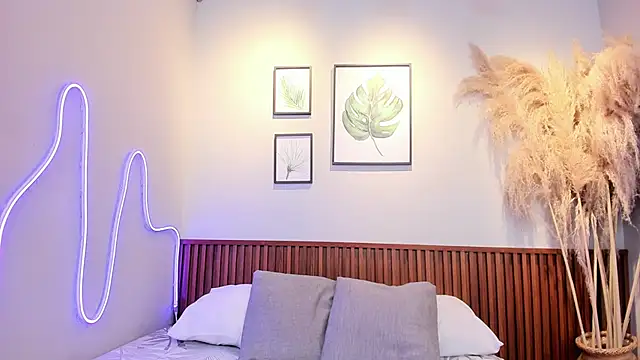 MIAROGGERSS online show from March 2026 03:55:01 AM