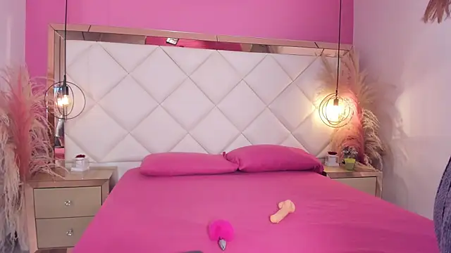 KeylaDolse online show from December 2025 06:01:02 PM