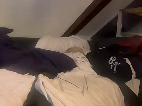 Snapshot of CBT-Sounding chatting on December 2025 11:58:01 PM CBT-Sounding online show from December 2025 11:58:01 PM