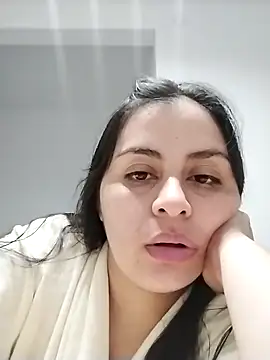 latina prohibida online show from February 2026 03:43:01 AM