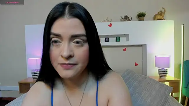 AnikaRomanoff  online show from May 2026 11:37:02 AM
