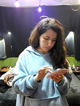 Snapshot of NatyMia chatting on December 2025 01:44:02 AM NatyMia online show from December 2025 01:44:02 AM