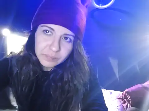 Snapshot of NatyMia chatting on December 2025 11:42:02 PM NatyMia online show from December 2025 11:42:02 PM