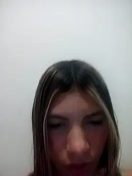 Snapshot of Sweetprouble_17 chatting on December 2025 10:15:02 PM Sweetprouble 17 online show from December 2025 10:15:02 PM