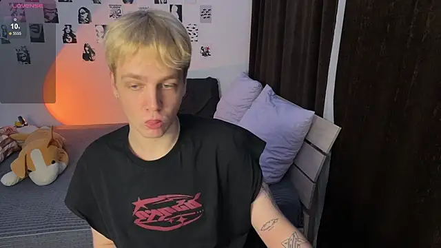 Snapshot of olivertasty2 chatting on December 2025 05:42:02 PM olivertasty2 online show from December 2025 05:42:02 PM