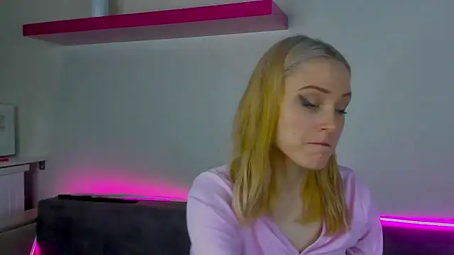 Gina Gina love online show from December 2025 11:06:02 AM