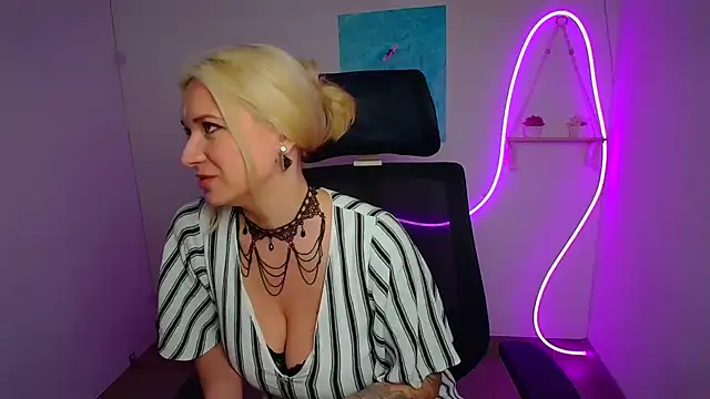 Melodie Aster online show from April 2026 11:41:01 AM