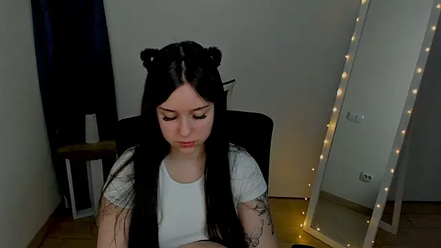 Lilu May online show from May 2026 12:54:02 PM