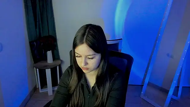 Lilu May online show from May 2026 04:04:02 PM