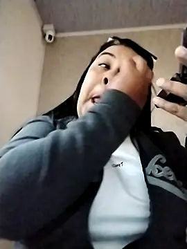 Snapshot of Carameloswing1 chatting on December 2025 11:37:01 AM Carameloswing1 online show from December 2025 11:37:01 AM