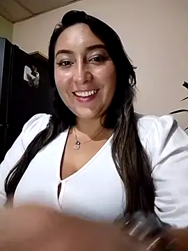 Snapshot of Valeria_montana_ chatting on April 2026 12:41:01 AM Valeria montana online show from April 2026 12:41:01 AM
