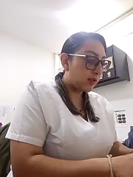 Snapshot of Valeria_montana_ chatting on April 2026 12:07:01 PM Valeria montana online show from April 2026 12:07:01 PM