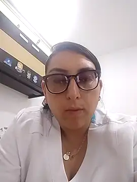 Snapshot of Valeria_montana_ chatting on April 2026 05:48:02 PM Valeria montana online show from April 2026 05:48:02 PM